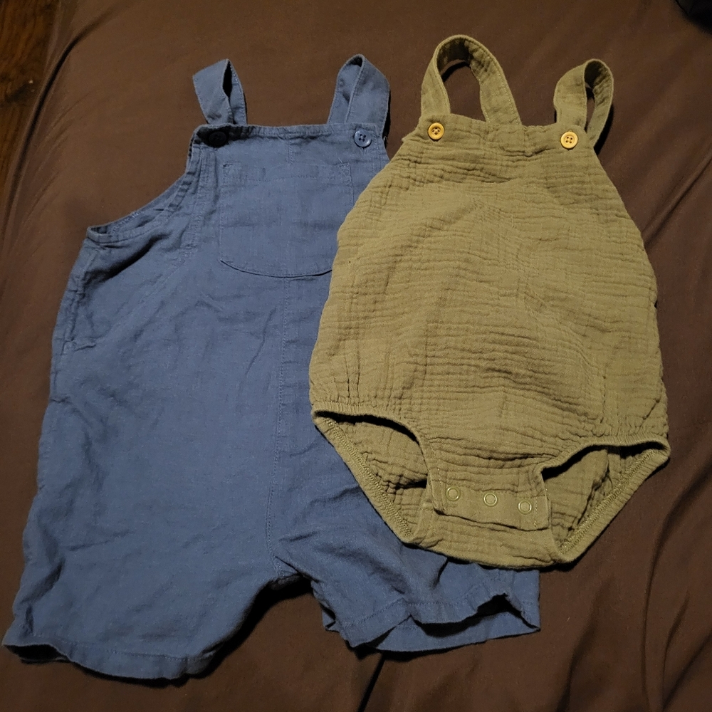 🖤SOLD🖤Organic cotton Neutral overalls little planet carters